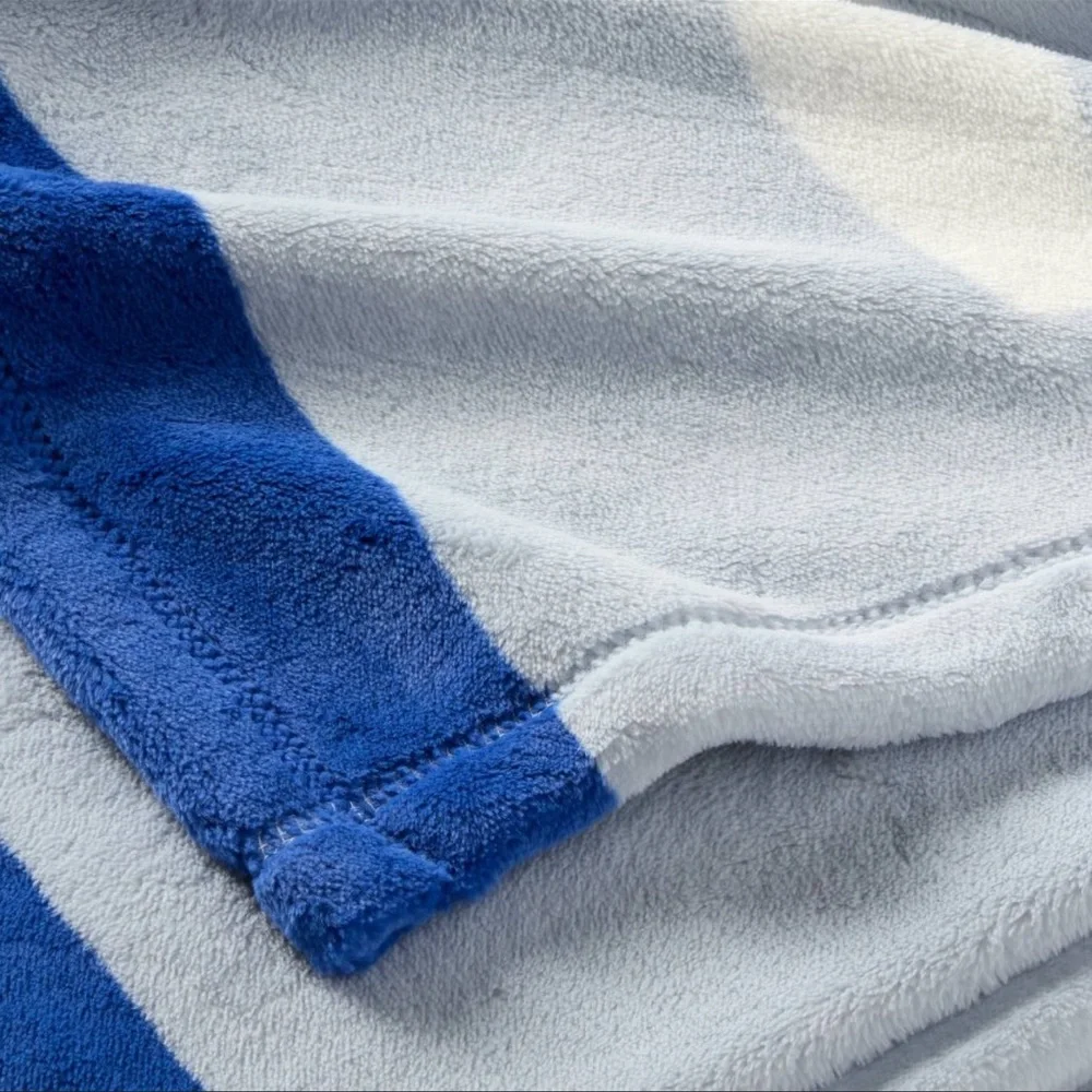 Blue Throw Blanket with Dog Design